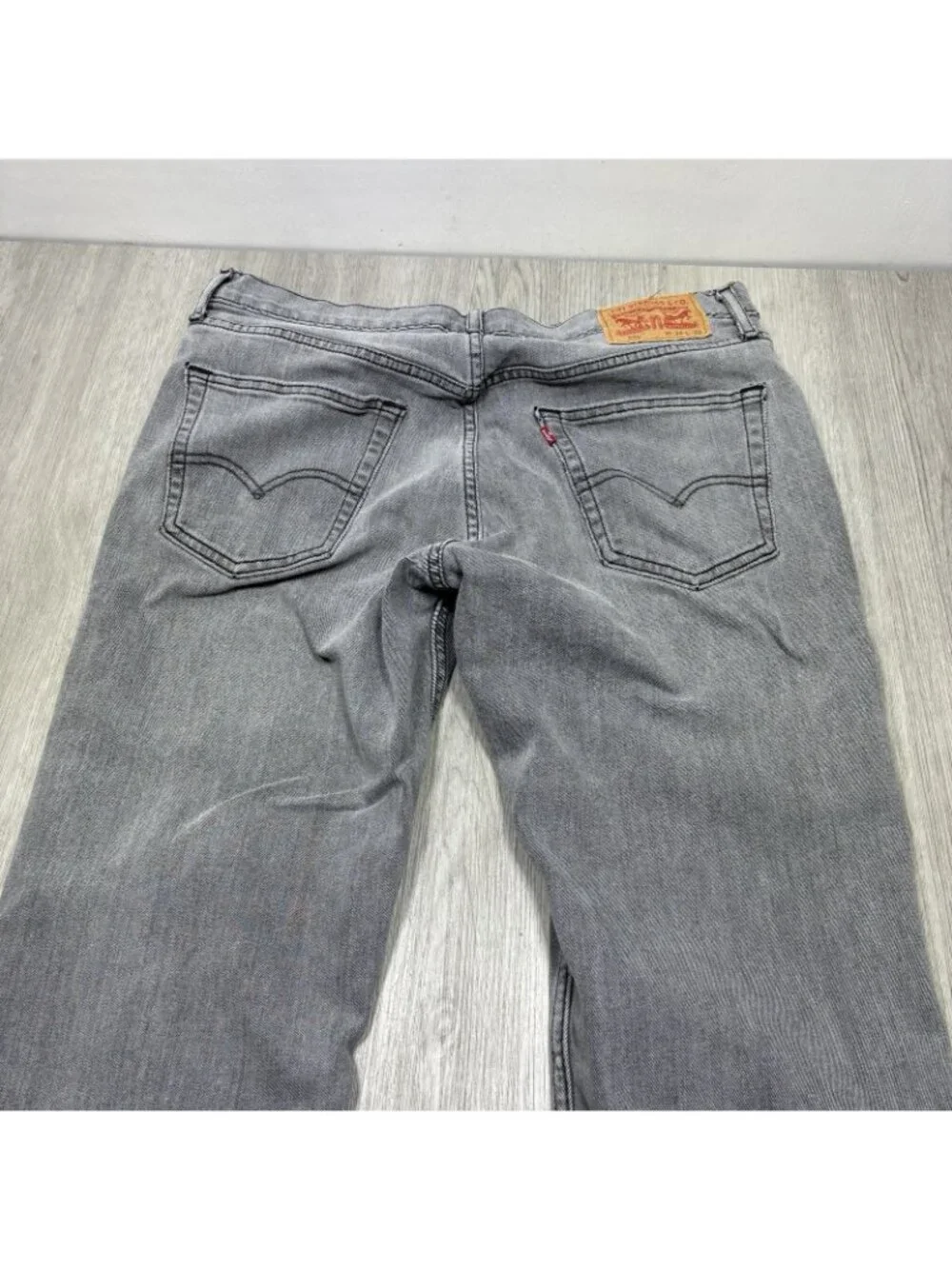 Levis item description